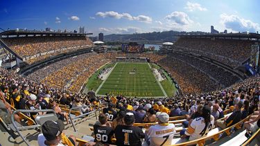 Muere espectador al caer de escaleras en estadio de Steelers