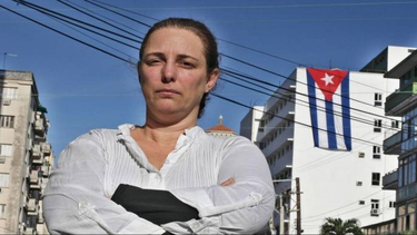 tania bruguera denuncia dolores de cabeza a causa de sonido electronico