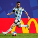 El capitán argentino Lionel Messi avanza con el balón durante el partido contra Suiza en los cuartos de final del Mundial, el sábado 11 de julio de 2026, en Kansas City, Missouri. (AP Foto/Charlie Riedel)