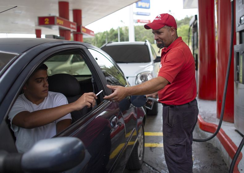 REP-GEN_VENEZUELA-GASOLINERAS-TRUEQUE-0.jpg