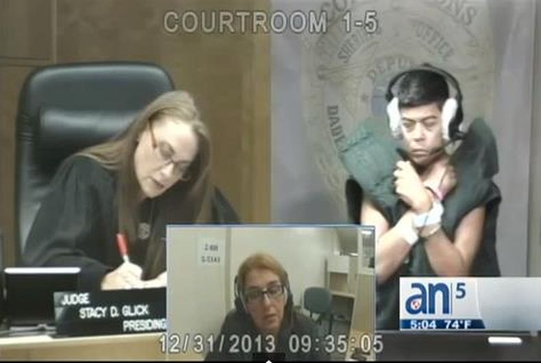 Un juez le negó la fianza al hombre que le disparó y mató a su exesposa y ultimó al hermano de ésta en un una disputa doméstica a plena luz del día.