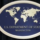 ARCHIVO – El emblema del Departamento de Estado de Estados Unidos, en la sede del organismo en Washington, el 10 de agosto de 2006. (AP Foto/Charles Dharapak, Archivo)