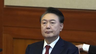 ARCHIVO - El presidente surcoreano suspendido Yoon Suk Yeol asiste a una audiencia de su juicio político en la Corte Constitucional, el martes 11 de febrero de 2025, en Seúl, Corea del Sur. (AP Foto/Lee Jin-man, foto compartida, archivo)