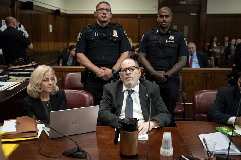 Harvey Weinstein comparece ante un tribunal estatal de Manhattan para su nuevo juicio por abuso sexual, el jueves 15 de mayo de 2025 en Nueva York. (AP Foto/Angelina Katsanis, Pool)