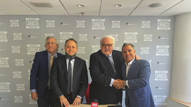 carlos vasallo, presidente y ceo de america cv network, firmo hoy la adquisicion de radio caracol