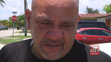 frustracion y dolor es lo que albergan las palabras de un padre destrozado  por tener que sepultar a su hijo