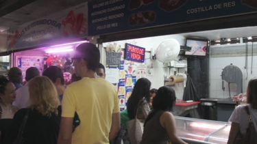 cobertura desde caracas: venezolanos abarrotan los mercados buscando alimentos