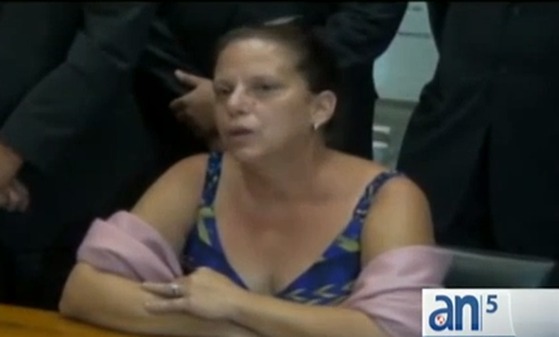 "Yo fui engañada", dijo médica que desertó en Brasil. Autoridades brasileñas criticaron la deserción de una doctora cubana del programa mas médicos Brasil advirtió que la medico ramona matos ya no puede trabajar en ese país.