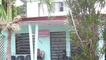 americateve | Hilda Batista Torriente, sobre quien pesaba una petición fiscal de 18 años de privación de libertad, pudo sortear la restricción impuesta por las autoridades cubanas para tomar un avión con destino a Costa Rica.