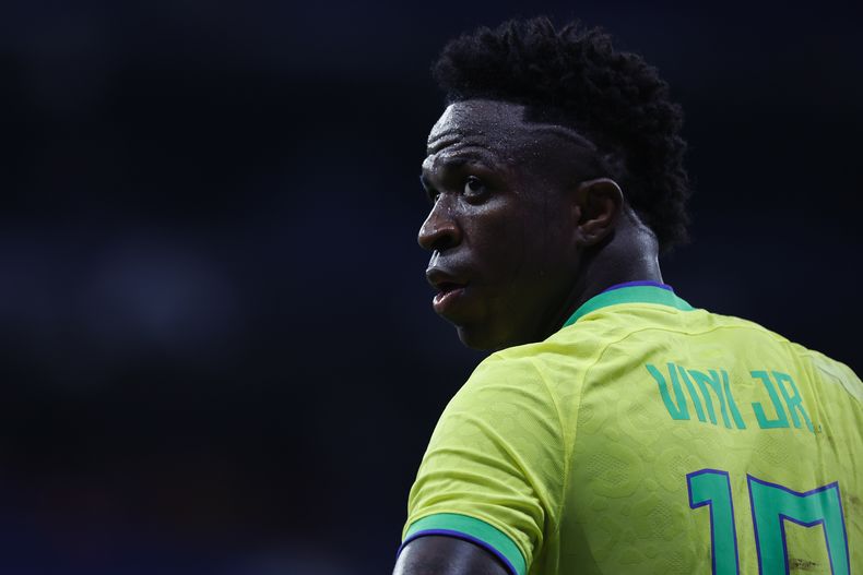 El delantero brasileño Vinicius Junior durante un partido amistoso contra Guinea, el sábado 17 de junio de 2023, en Barcelona. (AP Foto/Joan Monfort)