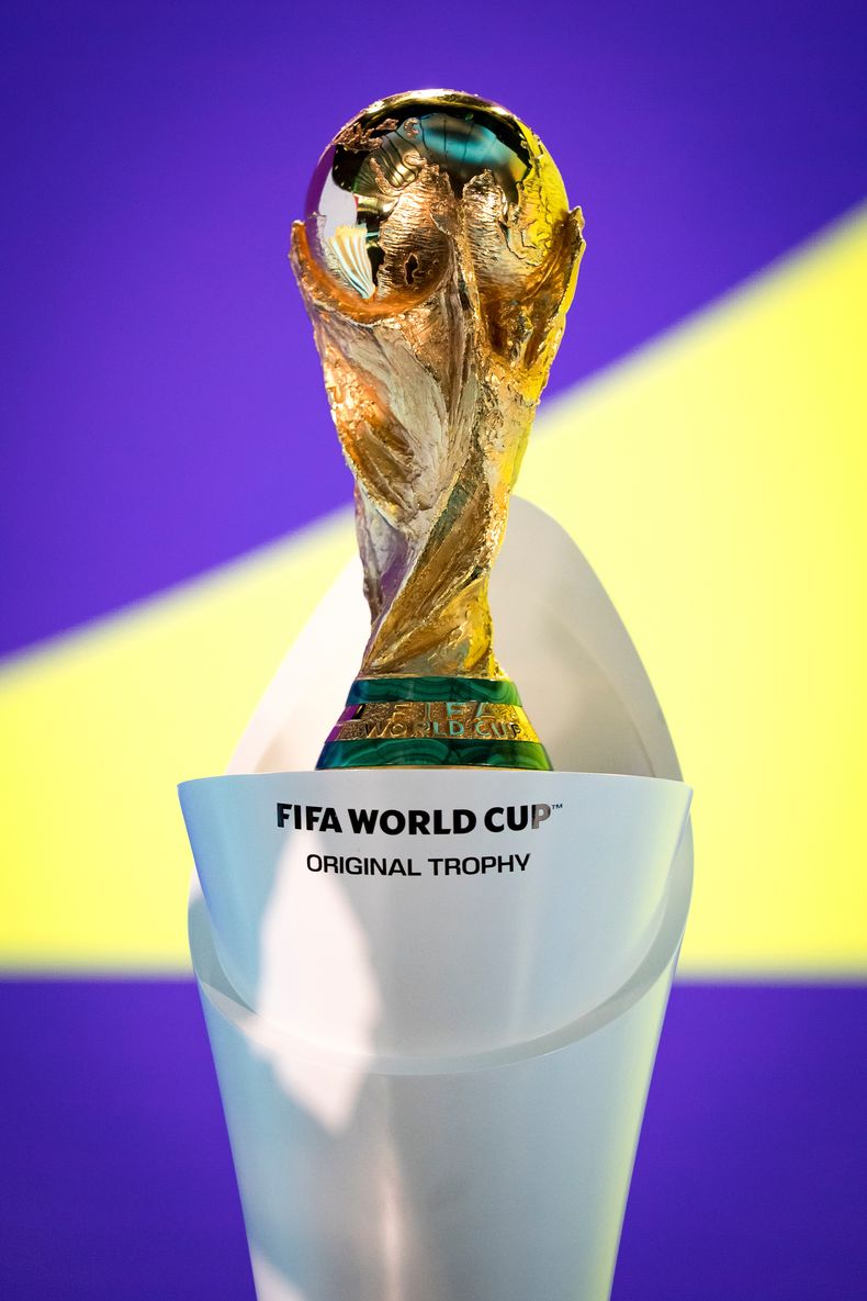 El trofeo de la Copa Mundial de la FIFA durante el sorteo de los repechajes del Mundial 2026, el 20 de noviembre de 2025, en Zúrich. (Claudio Thoma/Keystone vía AP)