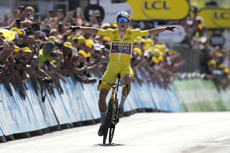 Van Aert gana 4ta etapa del Tour y se consolida como líder