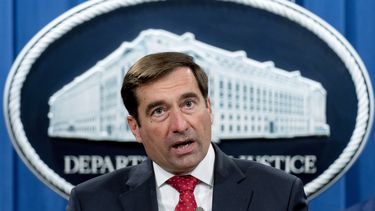 Renuncia funcionario de Justicia de EEUU por espionaje