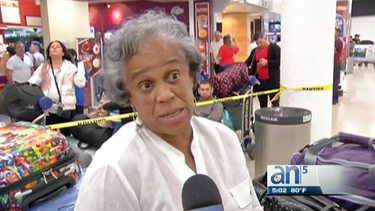 la noche buena se vuelve mala: cientos de cubanos varados en aeropuerto de miami