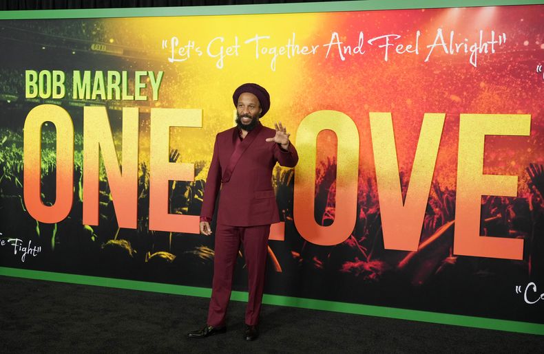 Ziggy Marley, hijo de la leyenda del reggae Bob Marley, posa en el estreno de la película Bob Marley: One Love el martes 6 de febrero de 2024, en Los Ángeles. (Foto AP/Chris Pizzello)