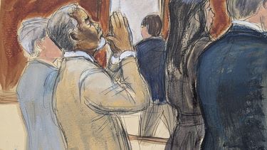 En este sketch judicial, Sean Diddy Combs reacciona después de ser declarado culpable de delitos relacionados con la prostitución, pero absuelto de cargos de tráfico sexual y crimen organizado que podrían haberlo puesto tras las rejas de por vida, el miércoles 2 de julio de 2025, en el tribunal federal de Manhattan en Nueva York. (Elizabeth Williams via AP)