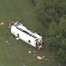 El personal de emergencia trabaja en la escena de un accidente mortal el martes 14 de mayo de 2024 en el condado Marion, Florida. (Foto, WFTS vía AP)