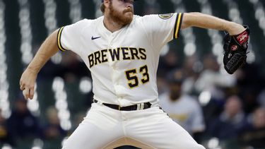 Woodruff domina y Cerveceros completan barrida ante Piratas
