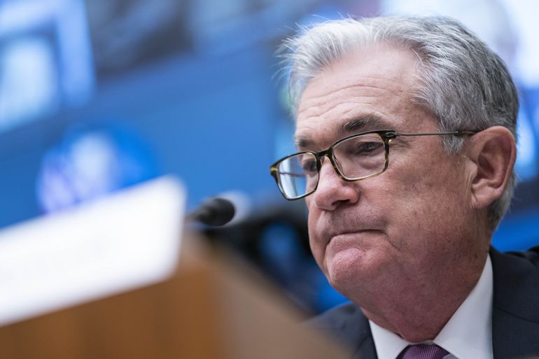 Dos demócratas se oponen a 2do término de Powell en la Fed
