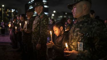 Colombia rinde homenaje a seis militares muertos en ataque