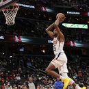 Ayton suma 20 puntos y 16 rebotes; Suns arrollan a Wizards