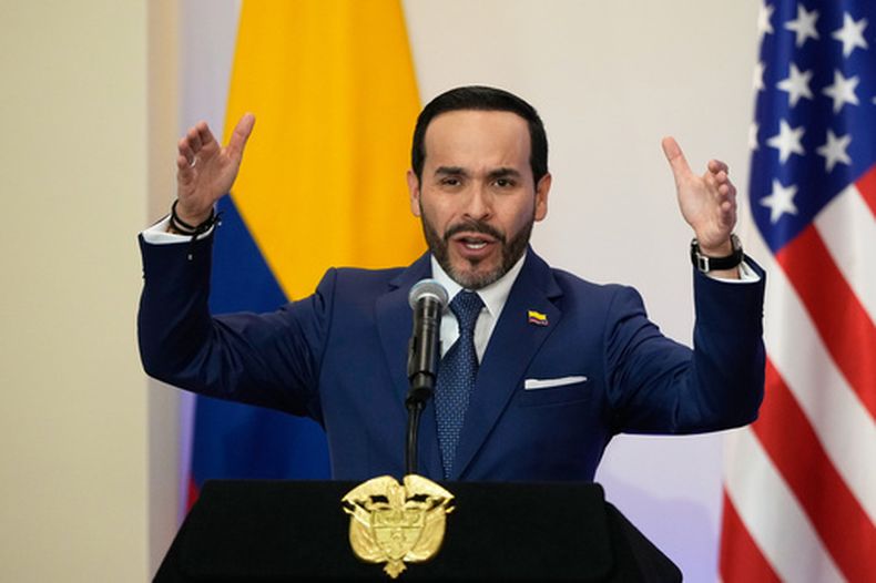 El presidente de Colombia, Abelardo de la Espriella, habla durante una ceremonia bilateral de firma de acuerdos con el secretario de Estado de Estados Unidos, Marco Rubio, en Barranquilla, Colombia, el martes 8 de septiembre de 2026. (AP Foto/Fernando Vergara, Pool)