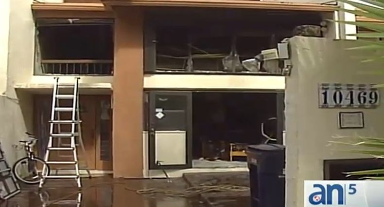 Un incendio en un complejo de apartamentos en Kendall dejó a una persona herida y provocó severos daños. Un inquilino se habría quedado dormido mientras fumaba.