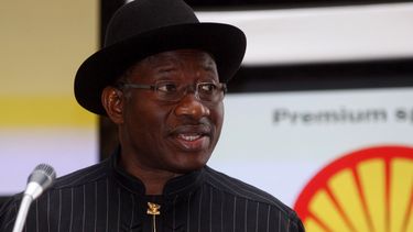 americateve | Foto del martes, 19 de marzo del 2013 del presidente nigeriano Goodluck Jonathan, en Lagos. Nigeria. (Foto AP/Sunday Alamba)