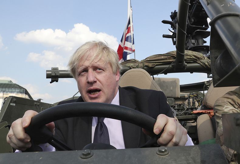 EUR-GEN_GBRETAÑA-BORIS_JOHNSON_BURKA-0.jpg