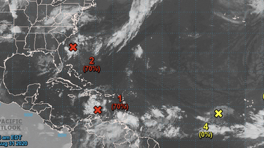 dos ondas en el oceano atlantico mantienen poca probabilidad de pronto desarrollo
