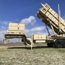 ARCHIVO - Un lanzador móvil de misiles Patriot afuera del puesto militar de Fort Still, cerca de Lawton, Oklahoma, el 21 de marzo de 2023. (AP Foto/Sean Murphy, Archivo)