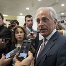 Corker, de los pocos que se atreven a criticar a Trump