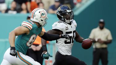 los dolphins quedan eliminados tras sufrir derrota ante los jaguars
