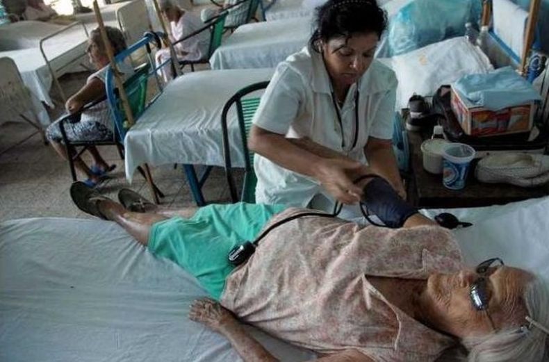 Exiliados y opositores cubanos hicieron pública una demanda humanitaria con la que apoyan un posible comercio de medicinas y equipos médicos entre Estados Unidos y Cuba.
