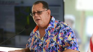 el alcalde de dorado revive como escapo de un intento de carjacking