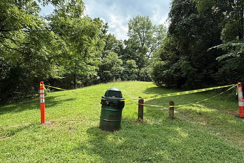 Una sección del área de pesca de la ribera Dr Scioto, delimitada el martes 21 de julio de 2026, en Powell, Ohio. (AP Foto/Patrick Aftoora-Orsagos)