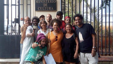 detenidos y en huelga de hambre artistas cubanos que protestaron contra decreto 349 en la habana