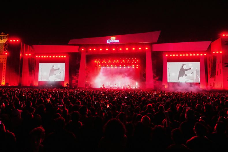 Foo Fighters durante su concierto el festival de música Corona Capital en Ciudad de México, el viernes 14 de noviembre de 2025. (Foto AP/Eduardo Verdugo)