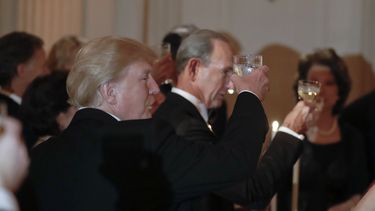 Trump: Yo habría entrado desarmado a escuela durante tiroteo