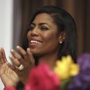 Omarosa dice que Trump tuitea en ropa interior