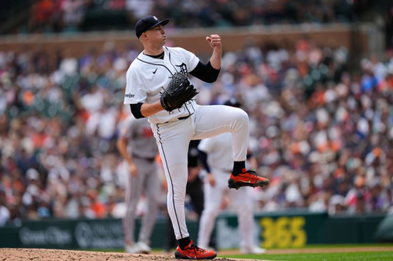 Tarik Skubal, de los Tigres de Detroit, reacciona a un lanzamiento durante la séptima entrada del juego de béisbol de Grandes Ligas contra los Orioles de Baltimore, el miércoles 29 de julio de 2026, en Detroit. (AP Foto/Paul Sancya)