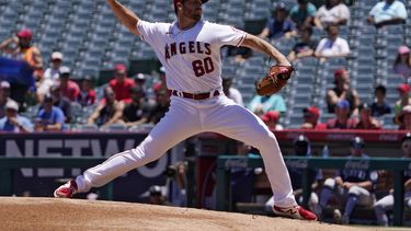 Tras trifulca de 8 expulsados, Angelinos vencen a Marineros
