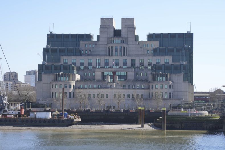 La sede de la agencia de inteligencia británica MI6 en Londres el 18 de marzo del 2025. (AP foto/Kin Cheung)