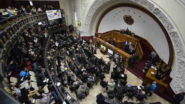 se agrava la pugna entre asambleas rivales en venezuela