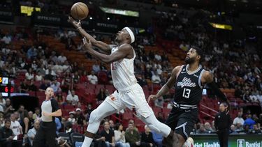 Heat vence 115-110; Adebayo logra 31 puntos y Butler 26
