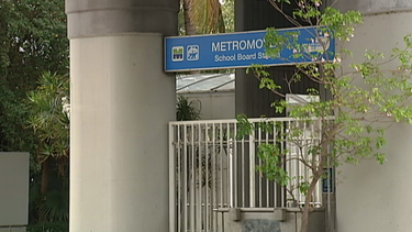 Balean a un hombre en estación de Metro Mover