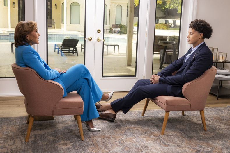 Imagen dada a conocer por ABC News de la entrevista de Robin Roberts a la jugadora de la WNBA Brittney Griner para el programa 20/20 del miércoles 1 de mayo del 2024. (Michael Le Brecht II/ABC News via AP)