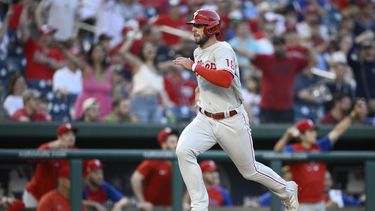 Hoskins logra hit en la 10ma; Filis superan a Nacionales