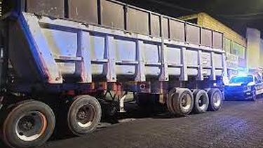 rescatan en mexico a cuatro migrantes cubanos escondidos dentro de un camion