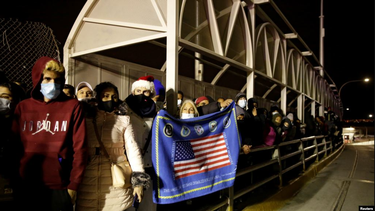 ola de inmigrantes, entre ellos cubanos, a las puertas de eeuu